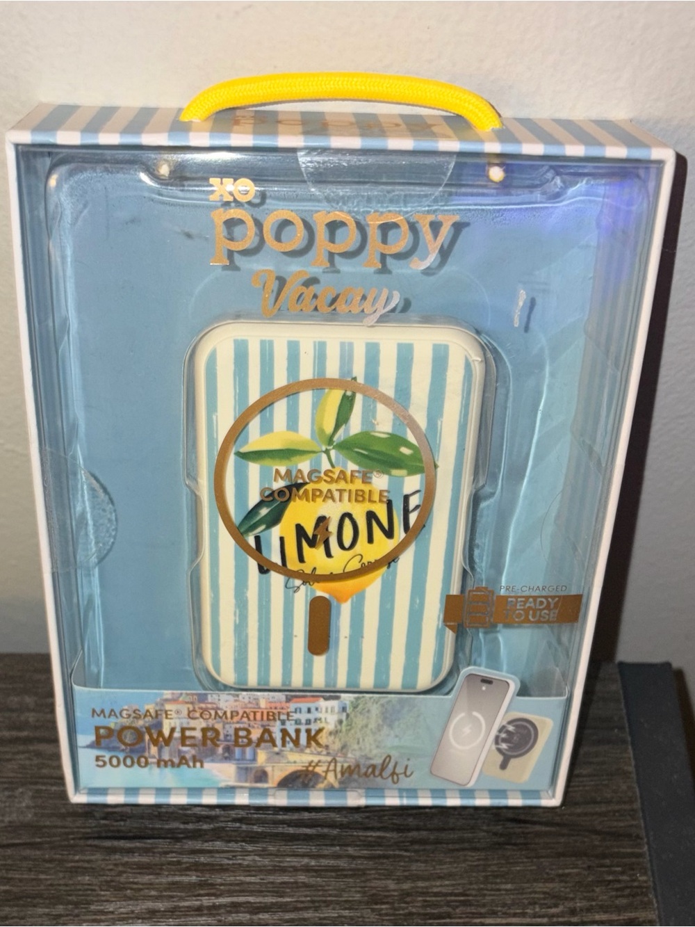 Poppy Vacay Lemon Stripe MagSafe-Compatible Power Bank — Blue & White